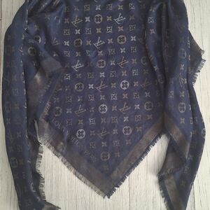💋Louis Vuitton Monogram Scarf💋